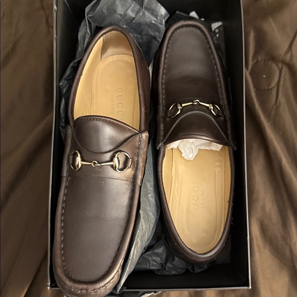 Women chocolate hard bottom Gucci loafers - Picture 2 of 8